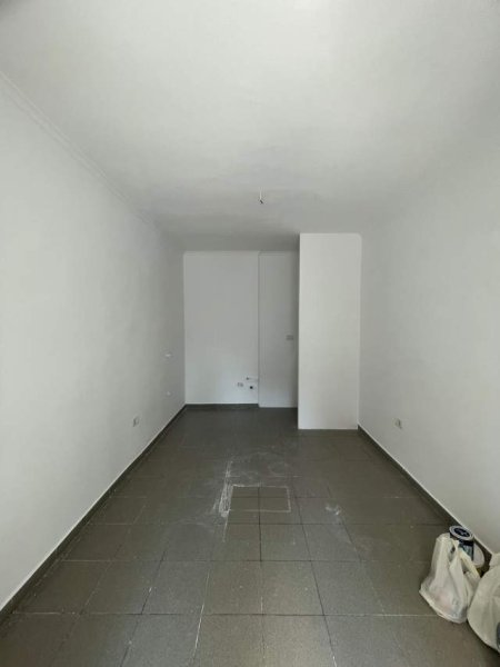 Tirane, jepet me qera Ambient biznesi Kati 0, 25 m² 30.000 Leke (Zogu i Zi)