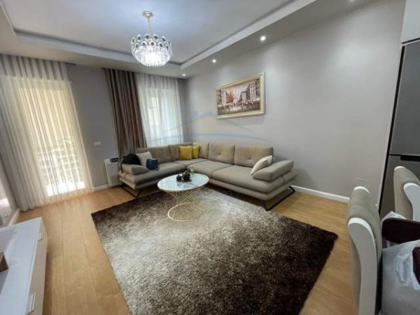 Tirane, jepet me qera apartament Kati 1, 85 m² 650 Euro (Liqeni i Thate, Rruga Eduard Mano)
