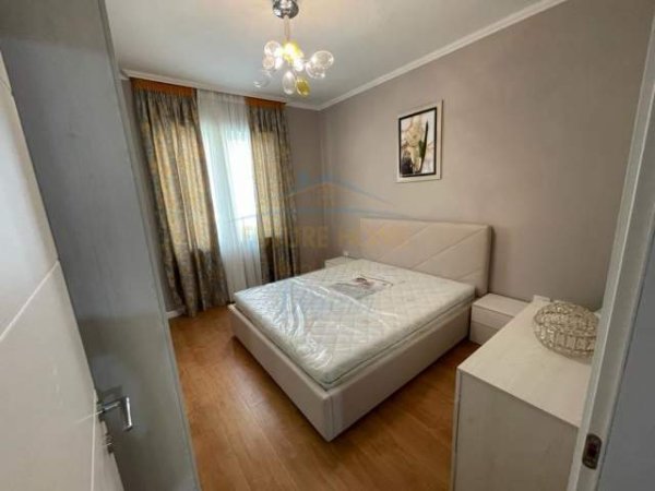 Tirane, jepet me qera apartament Kati 1, 85 m² 650 Euro (Liqeni i Thate, Rruga Eduard Mano)