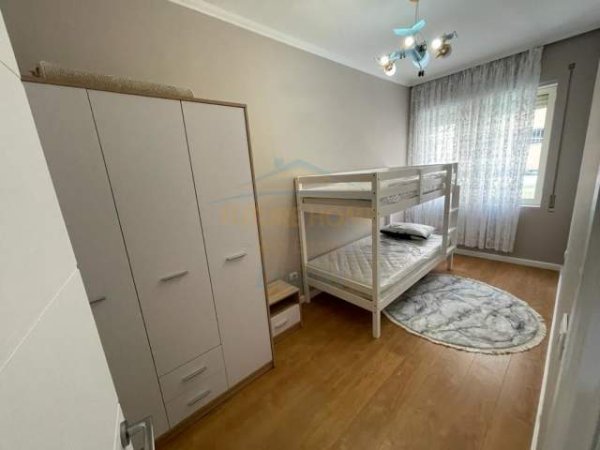 Tirane, jepet me qera apartament Kati 1, 85 m² 650 Euro (Liqeni i Thate, Rruga Eduard Mano)