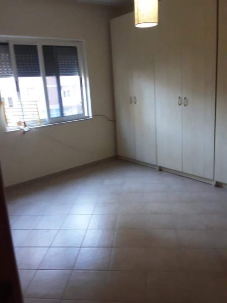 Tirane, jepet me qera 60 m² 380 Euro (Myslym Shyr)