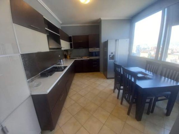 Tirane, jepet me qera 65 m² 500 Euro (Kompleksi Halili)