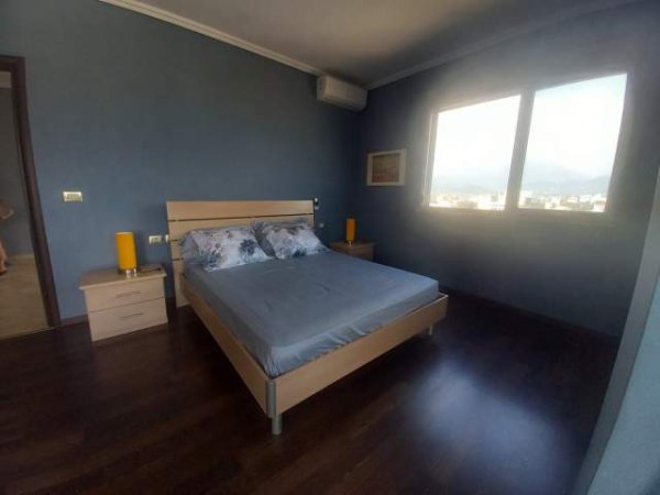Tirane, jepet me qera 65 m² 500 Euro (Kompleksi Halili)
