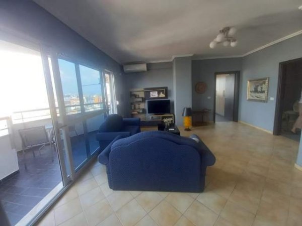 Tirane, jepet me qera 65 m² 500 Euro (Kompleksi Halili)