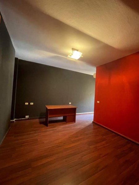Tirane, jepet me qera 120 m² 700 Euro (Rruga Panorama, Kompleksi Prestige)