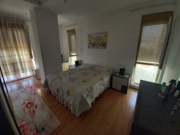 Tirane, shitet 90 m² 145.000 Euro (kompleksi kontakt)