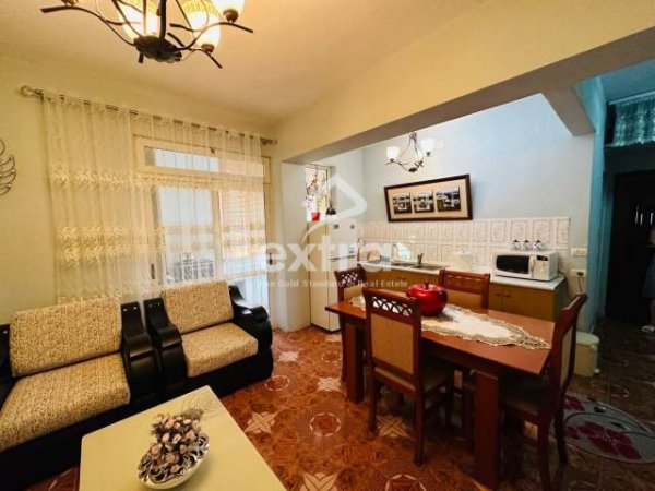 Shkoder, jepet me qera apartament Kati 2, 55 m² 220 Euro (Rruga parruces)