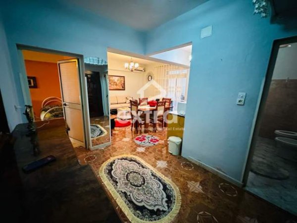 Shkoder, jepet me qera apartament Kati 2, 55 m² 220 Euro (Rruga parruces)