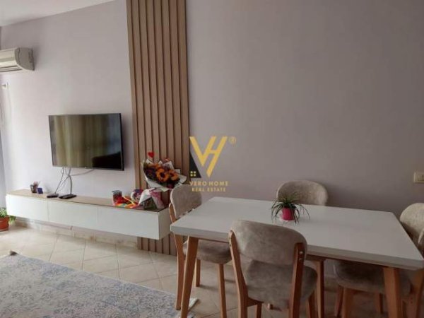 Tirane, shitet apartament 2+1+BLK Kati 4, 93 m² 105.000 Euro (yzberisht)