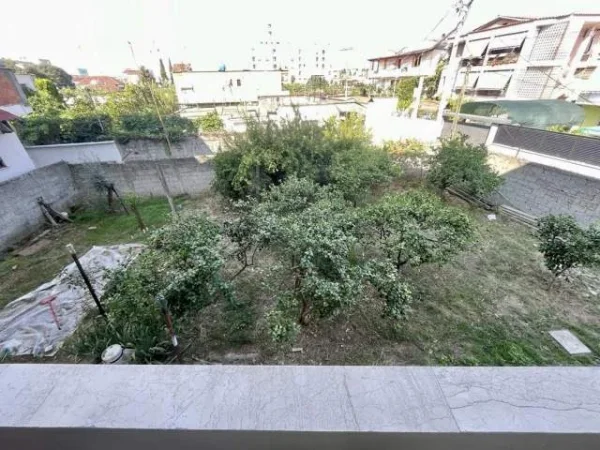 Tirane, shes Vile 3 Katshe Kati 4, 600 m² 550.000 Euro (Siri Kodra)