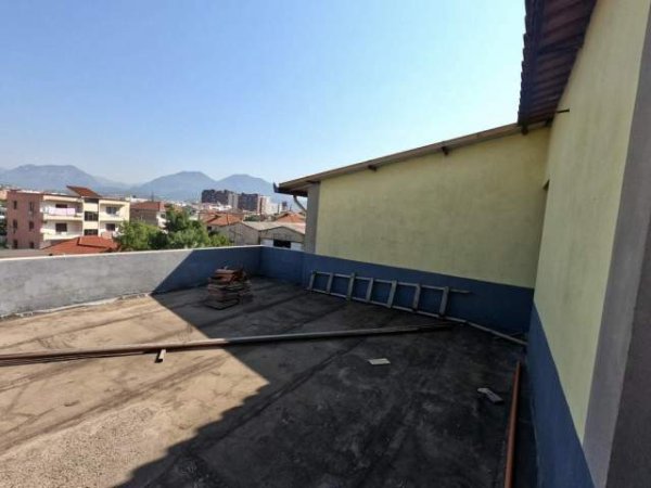 Tirane, shes Vile 3 Katshe Kati 4, 600 m² 600.000 Euro (Siri Kodra)