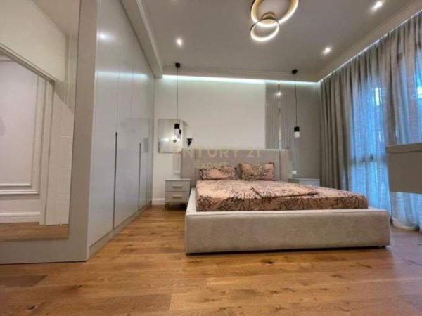 Tirane, shitet apartament Kati 8, 122 m² 278.000 Euro (Kompleksi Square21 Tirana, Albania)