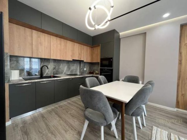 Tirane, jepet me qera apartament Kati 8, 106 m² 800 Euro (Rruga Ndre Mjeda, Tirana Tirana, Albania)
