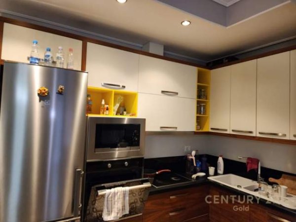 Tirane, shitet apartament Kati 3, 97 m² 250.000 Euro (Kompleksi Delijorgji Tirana, Albania)