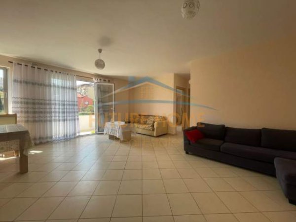 Tirane, jepet me qera apartament Kati 3, 110 m² 450 Euro (Eleonora)