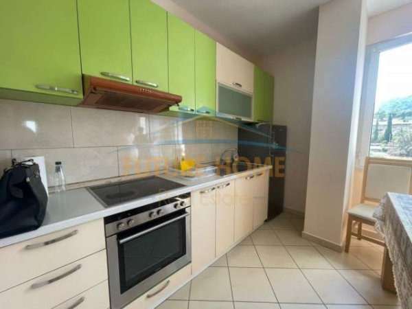 Tirane, jepet me qera apartament Kati 3, 110 m² 450 Euro (Eleonora)