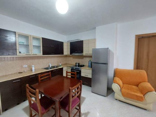 Tirane, jepet me qera apartament 2+1 Kati 2, 87 m² 40.000 Leke (5 Maji)