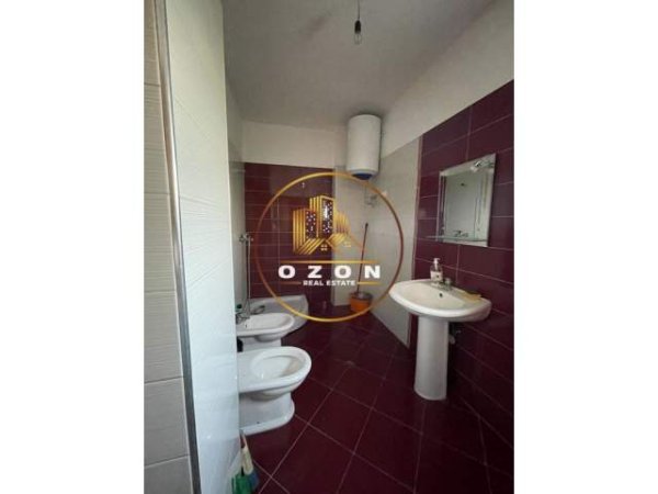 Tirane, jepet me qera apartament 1+1+A+BLK Kati 4, 60 m² 300 Euro (Fresku)
