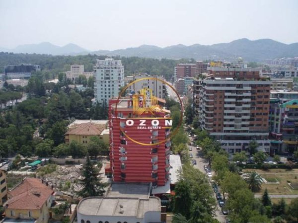 Tirane, jepet me qera ambjent biznesi Kati 4, 210 m² 2.100 Euro (BLLOKU)