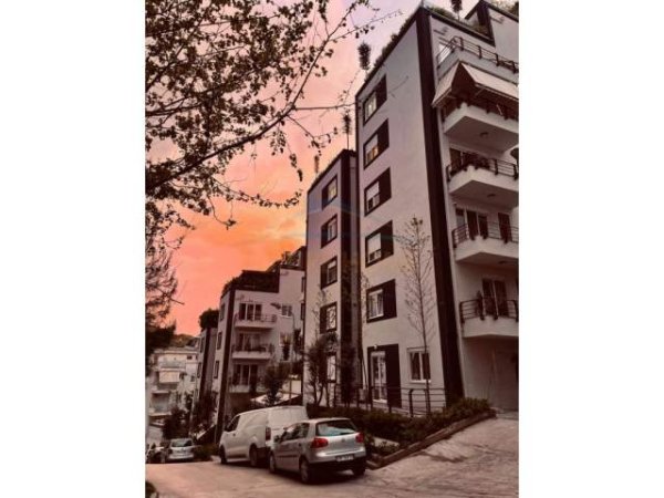Tirane, jepet me qera apartament Kati 2, 75 m² 550 Euro (Liqeni i Thate)