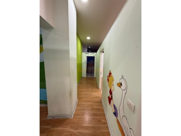 Tirane, jepet me qera Kati 0, 90 m² 1.500 €