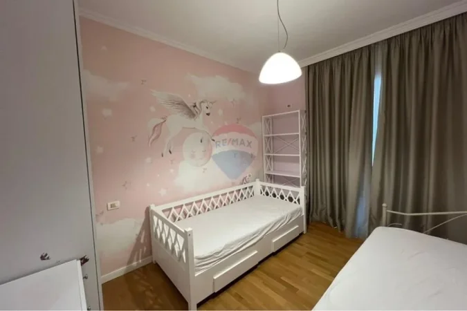 Tirane, jepet me qera apartament 2+1+Ballkon , 105 m² 705 € 