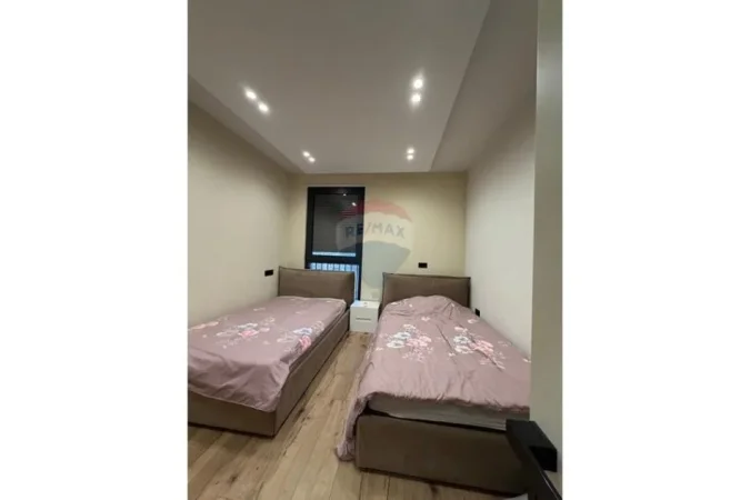 Tirane, jepet me qera apartament 2+1 , 115 m² 1.301 € 