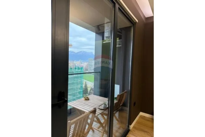 Tirane, jepet me qera apartament 2+1 , 115 m² 1.301 € 