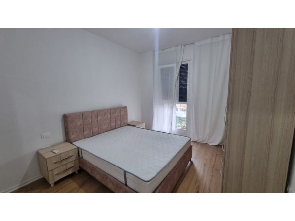 Tirane, jepet me qera apartament Kati 2, 100 m² 620 € 