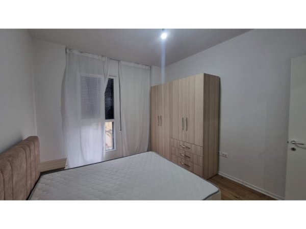 Tirane, jepet me qera apartament Kati 2, 100 m² 620 € 