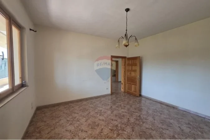 Tirane, jepet me qera Vile 4+1 , 1.986 m² 1.703 € 