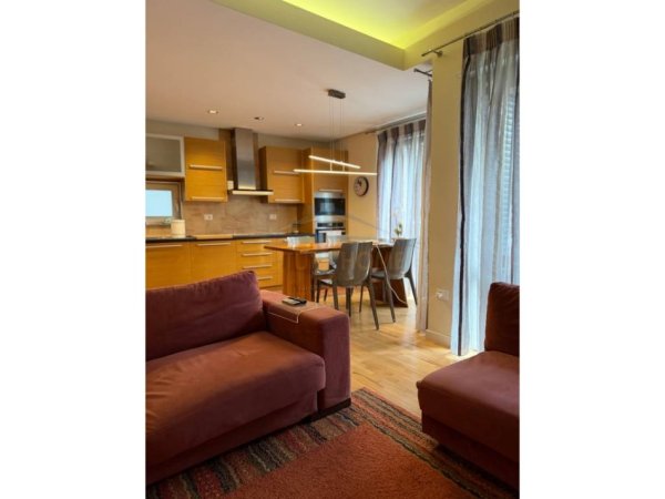 Tirane, shitet apartament Kati 2, 95 m² 300.000 €