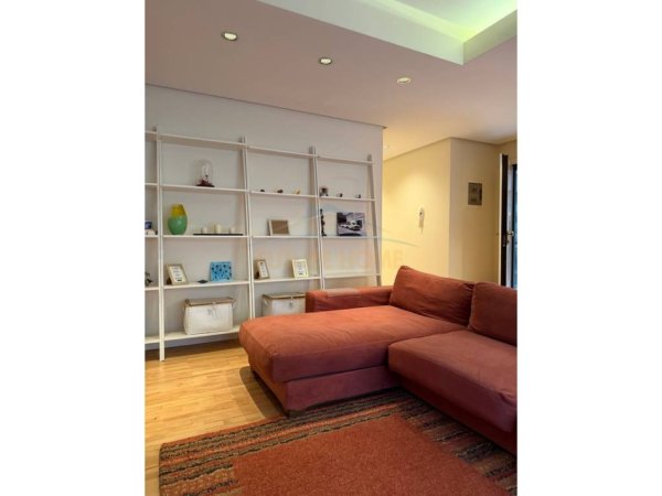Tirane, shitet apartament Kati 2, 95 m² 300.000 €