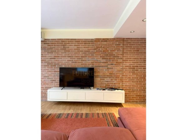 Tirane, shitet apartament Kati 2, 95 m² 300.000 €