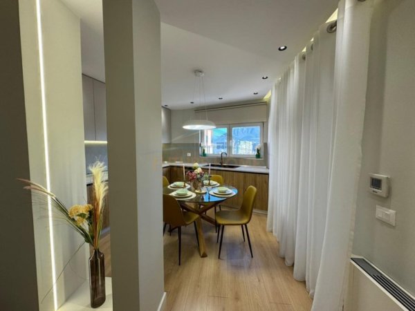 Tirane, shitet apartament Kati 8, 101 m² 299.000 €