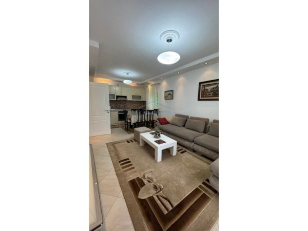 Tirane, jepet me qera apartament Kati 3, 99 m² 700 €