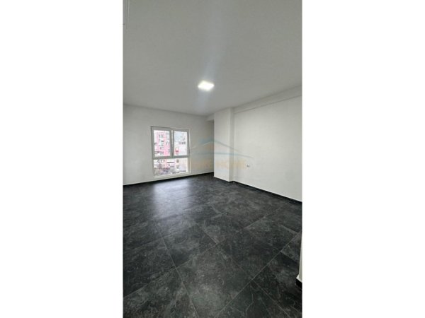 Tirane, jepet me qera apartament Kati 4, 118 m² 850 €