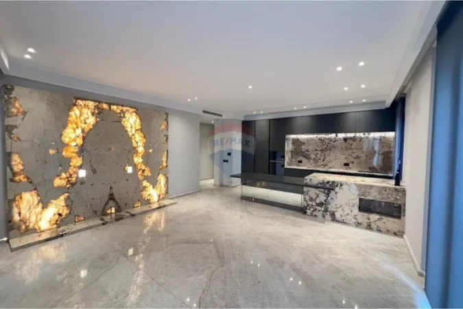 Tirane, shitet 3+1 , 140 m² 670.000 € (Ambasada Amerikane)