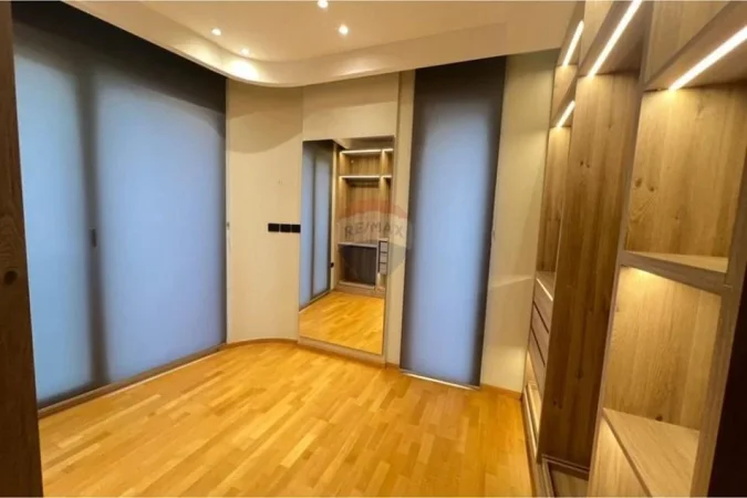 Tirane, shitet 3+1 , 140 m² 670.000 € (Ambasada Amerikane)