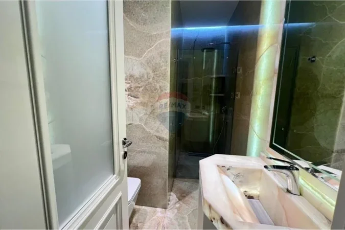 Tirane, shitet 3+1 , 140 m² 670.000 € (Ambasada Amerikane)