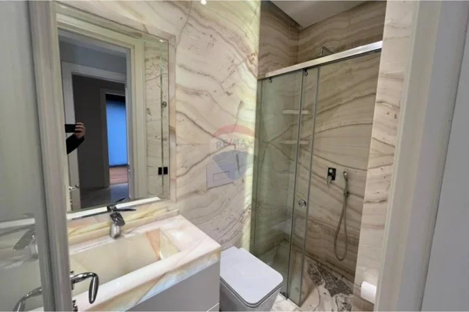 Tirane, shitet 3+1 , 140 m² 670.000 € (Ambasada Amerikane)