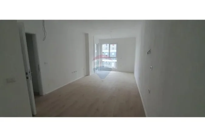 Tirane, shitet apartament 2+1 , 109.000 € (Univers City)