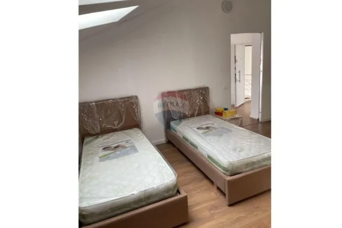 Tirane, shitet apartament 2+1 , 145 m² 139.051 € (Fresku)