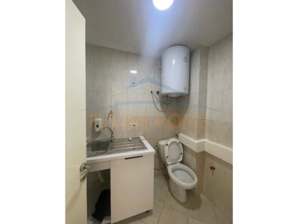 Tirane, jepet me qera zyre Kati 3, 50 m² 700 €