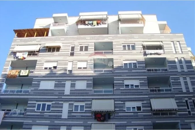 Tirane, shitet apartament 2+1 , 190.000 € (Porcelan)