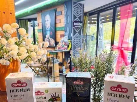 Tirane, shitet Biznesi bar-kafe Kati 0, 75 m² 60.000 € (Fusha e Aviacionit)