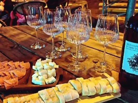 Tirane, shitet Biznesi bar-kafe Kati 0, 75 m² 60.000 € (Fusha e Aviacionit)