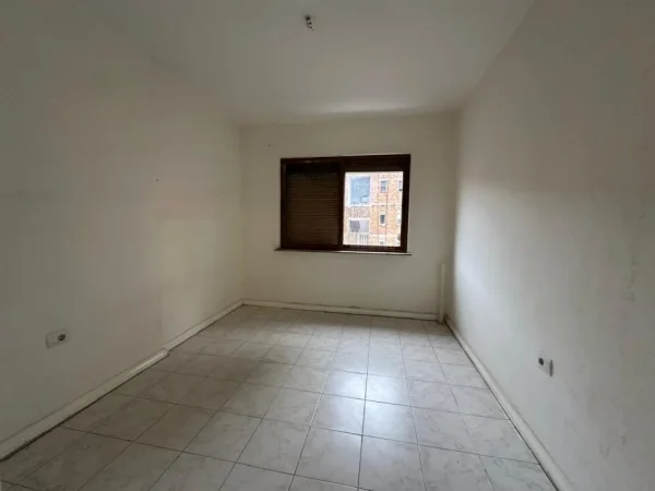 Tirane, shitet apartament 2+1+Ballkon Kati 4, 69 m² 168.000 € (Ish Ekspozita /Bulevardi "Gjergj Fishta")