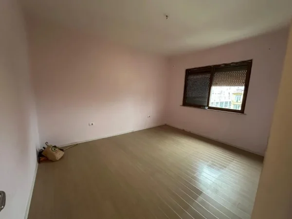 Tirane, shitet apartament 2+1+Ballkon Kati 4, 69 m² 168.000 € (Ish Ekspozita /Bulevardi "Gjergj Fishta")