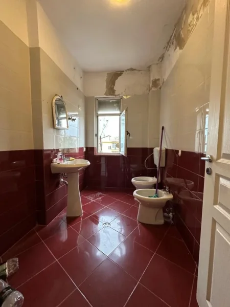 Tirane, shitet apartament 2+1+Ballkon Kati 4, 69 m² 168.000 € (Ish Ekspozita /Bulevardi "Gjergj Fishta")